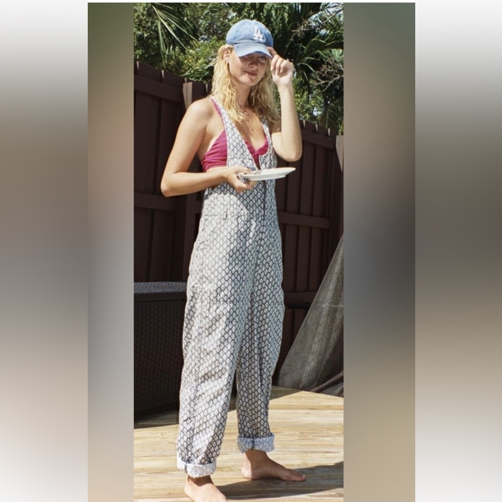 Urban Outfitters Floral Overalls M Indie Boho Jumpsuit Romper Coverall Dungarees